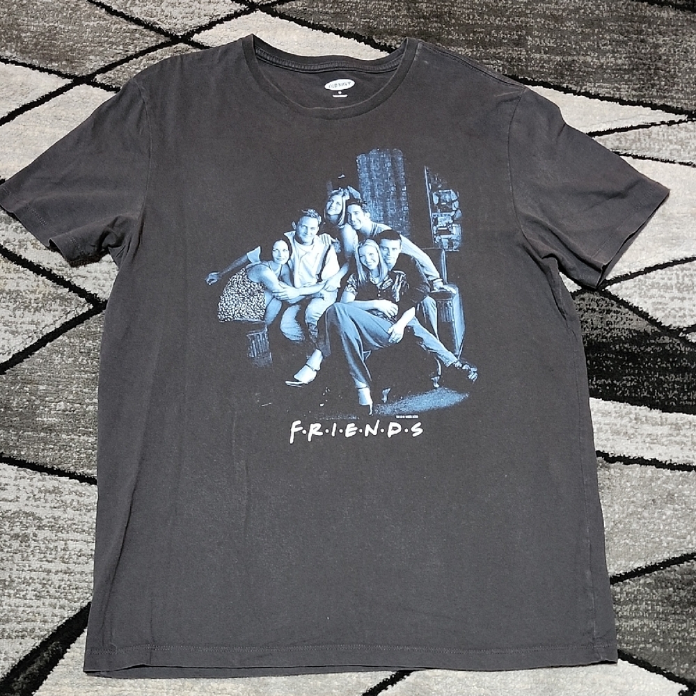 FRIENDS GRAPHIC CREW-NECK ICONIC SITCOM TV SHOW CAST OLD NAVY TEE-SHIRT